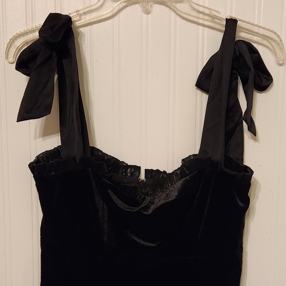DANIELLE BERNSTEIN Women's Balck Velvet Shoulder Bow Tie Mini Dress - NWT - Picture 3 of 7